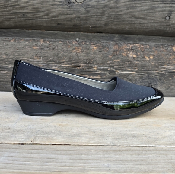 Bandolino NEW!! Hodia Black Flexible, Sqaured Toe, Comfort Wedge Loafer 8.5M - Picture 1 of 15
